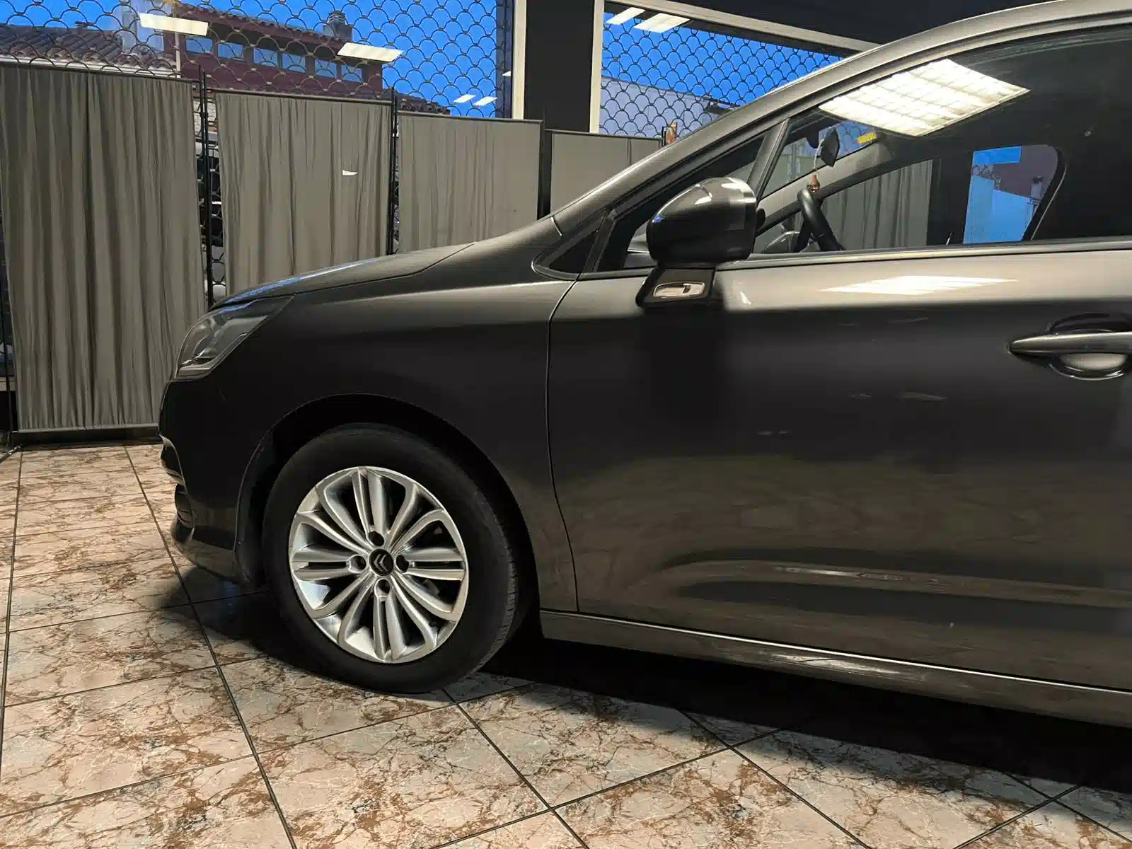 
								Citroen C4 full									