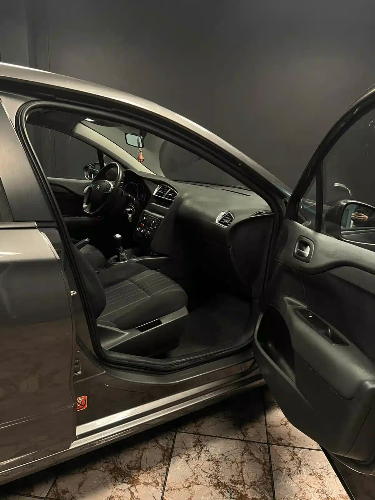
								Citroen C4 full									