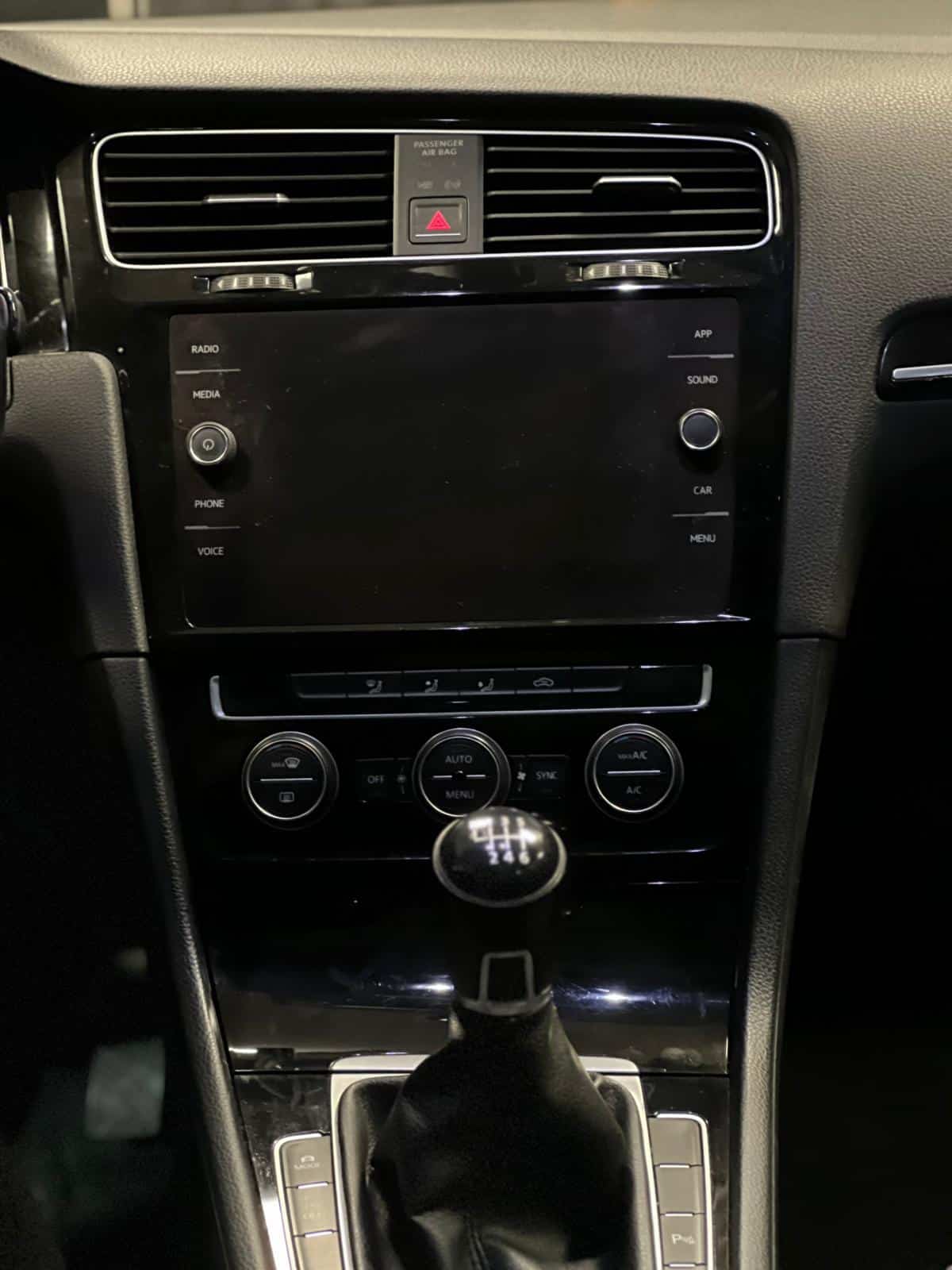 
								Volkswagen Golf Variant full									