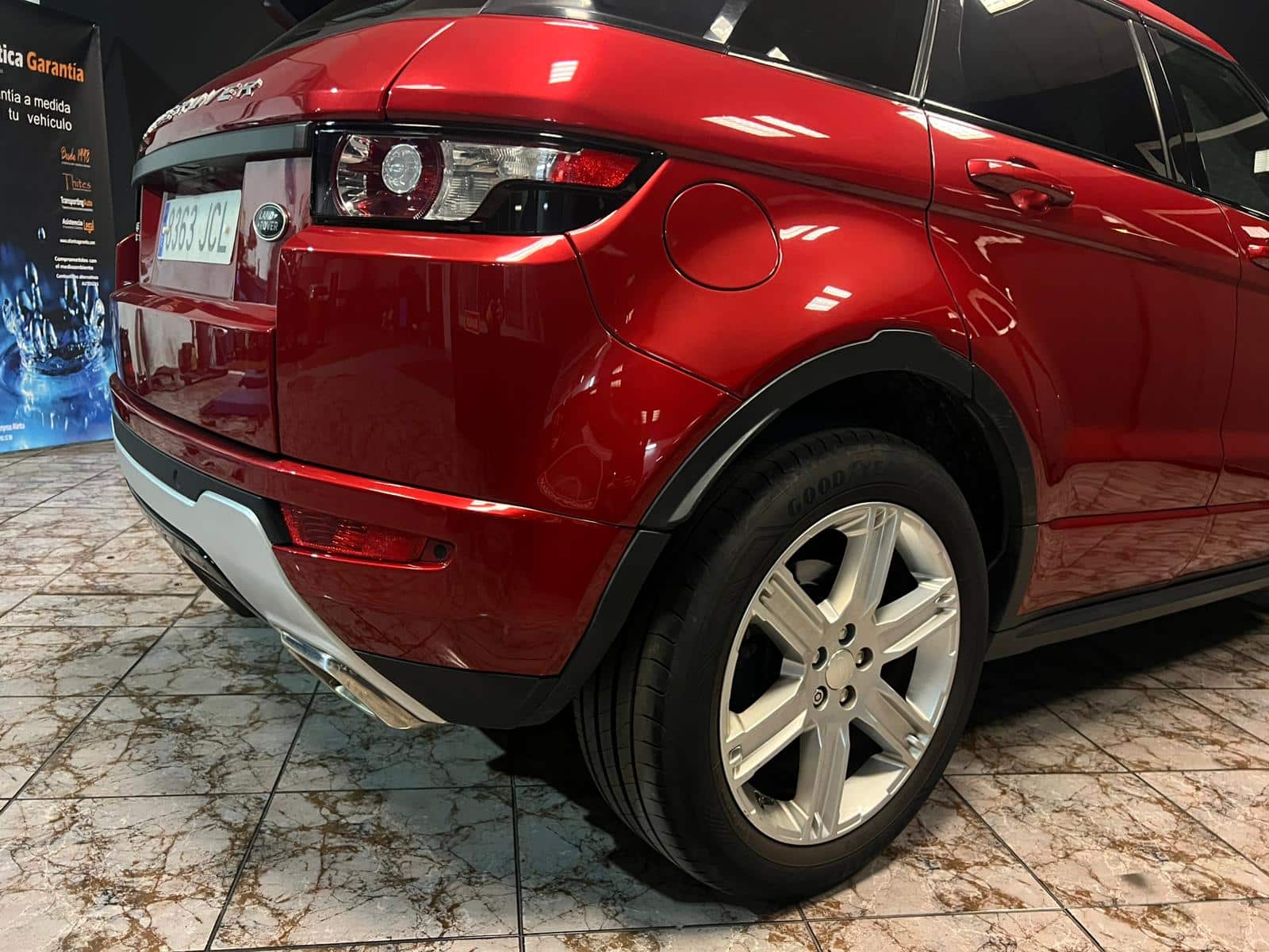 
								Range Rover Evoque full									