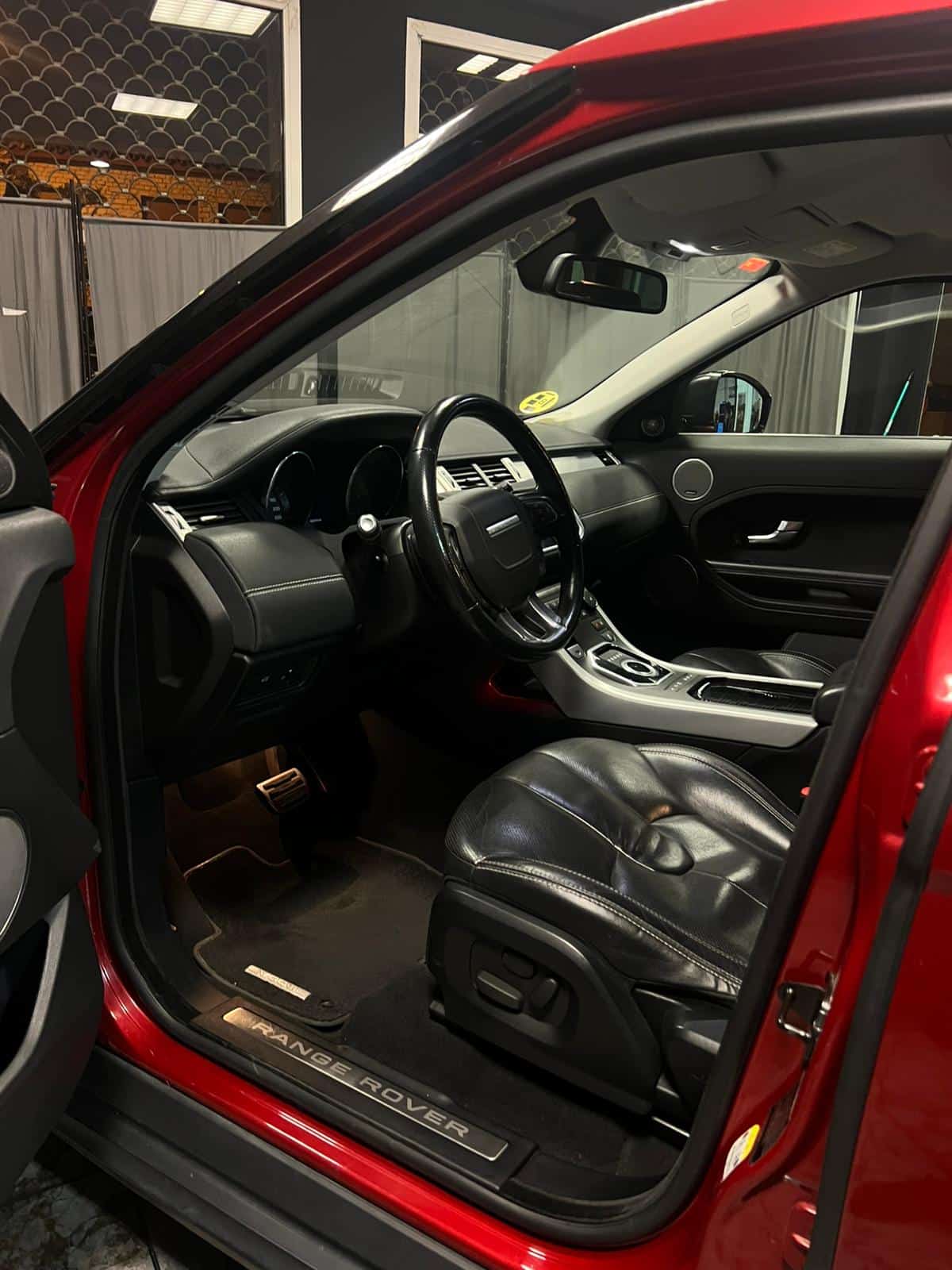 
								Range Rover Evoque full									