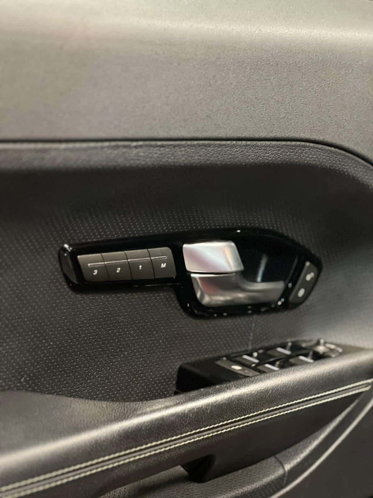 
								Range Rover Evoque full									