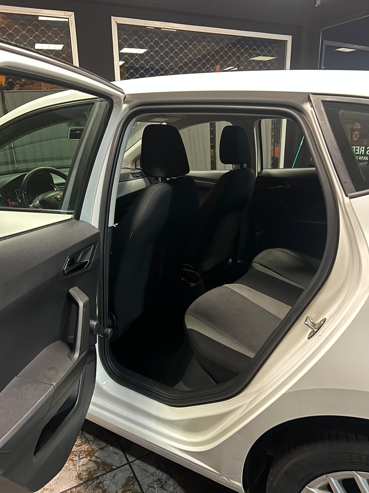
								Seat Ibiza full									
