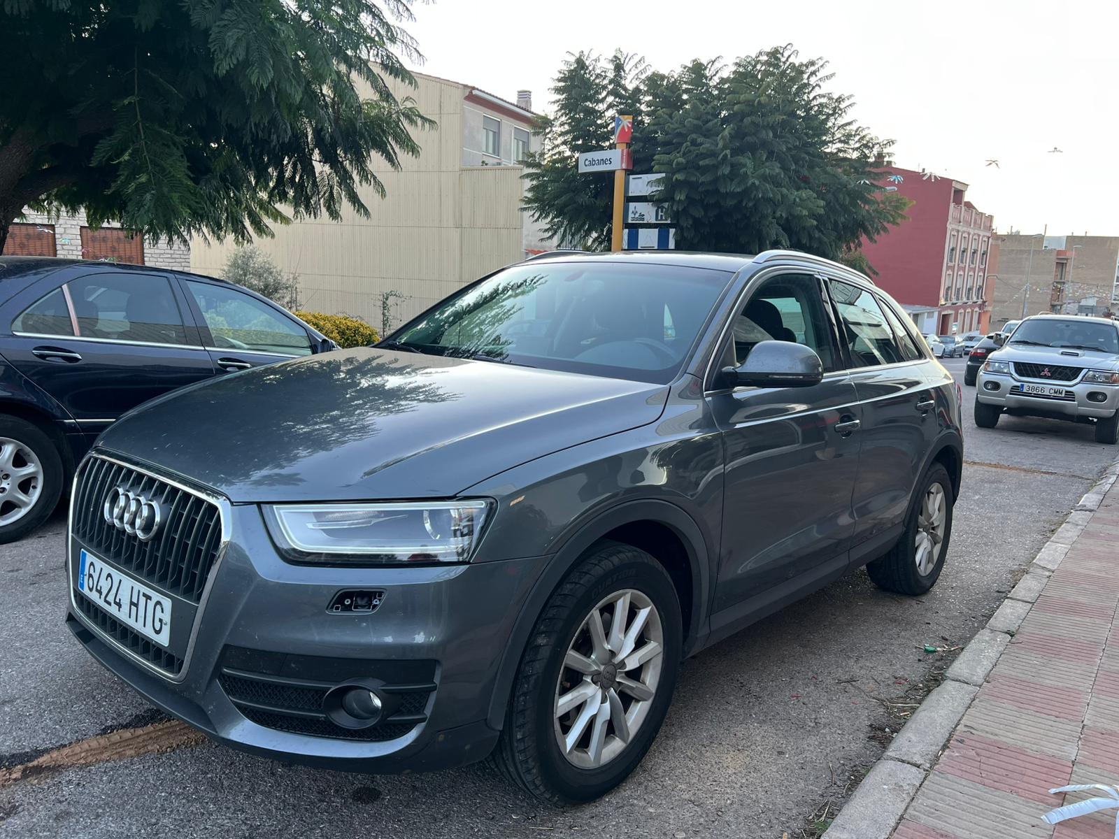 
								Audi Q3 full									